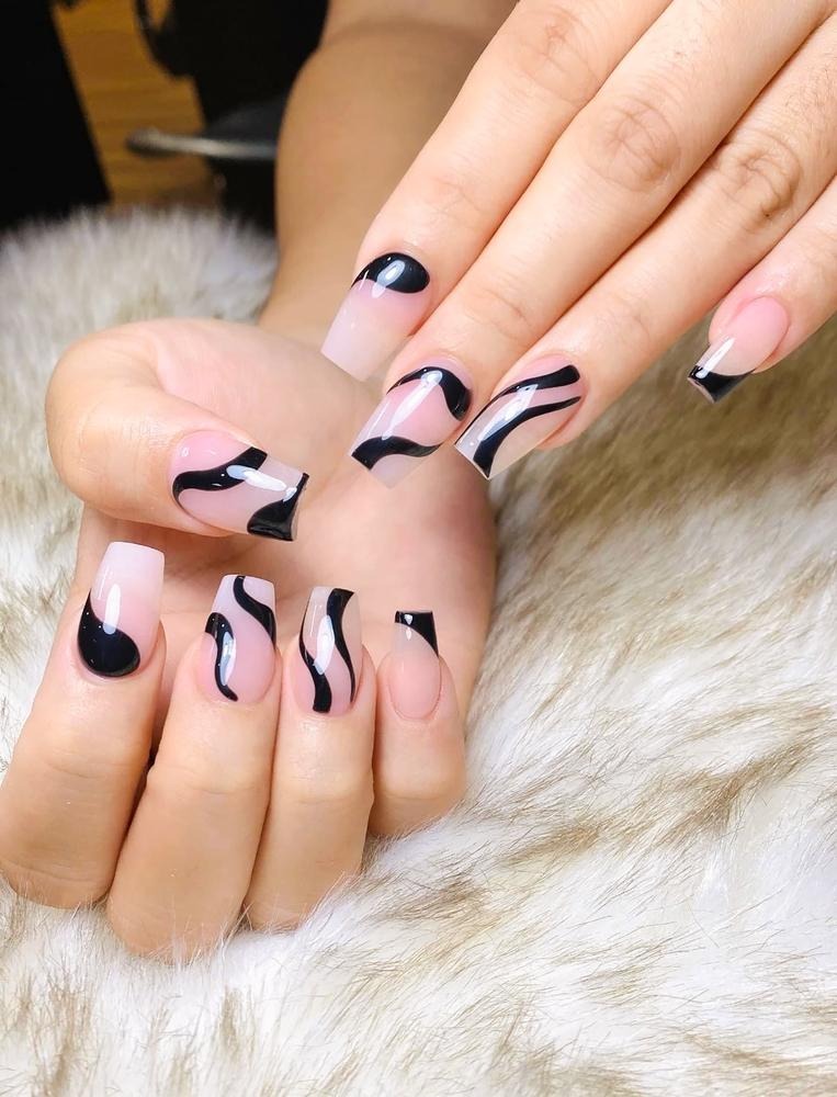 LUSH NAIL BAR IN MARTINEZ nail photo 4